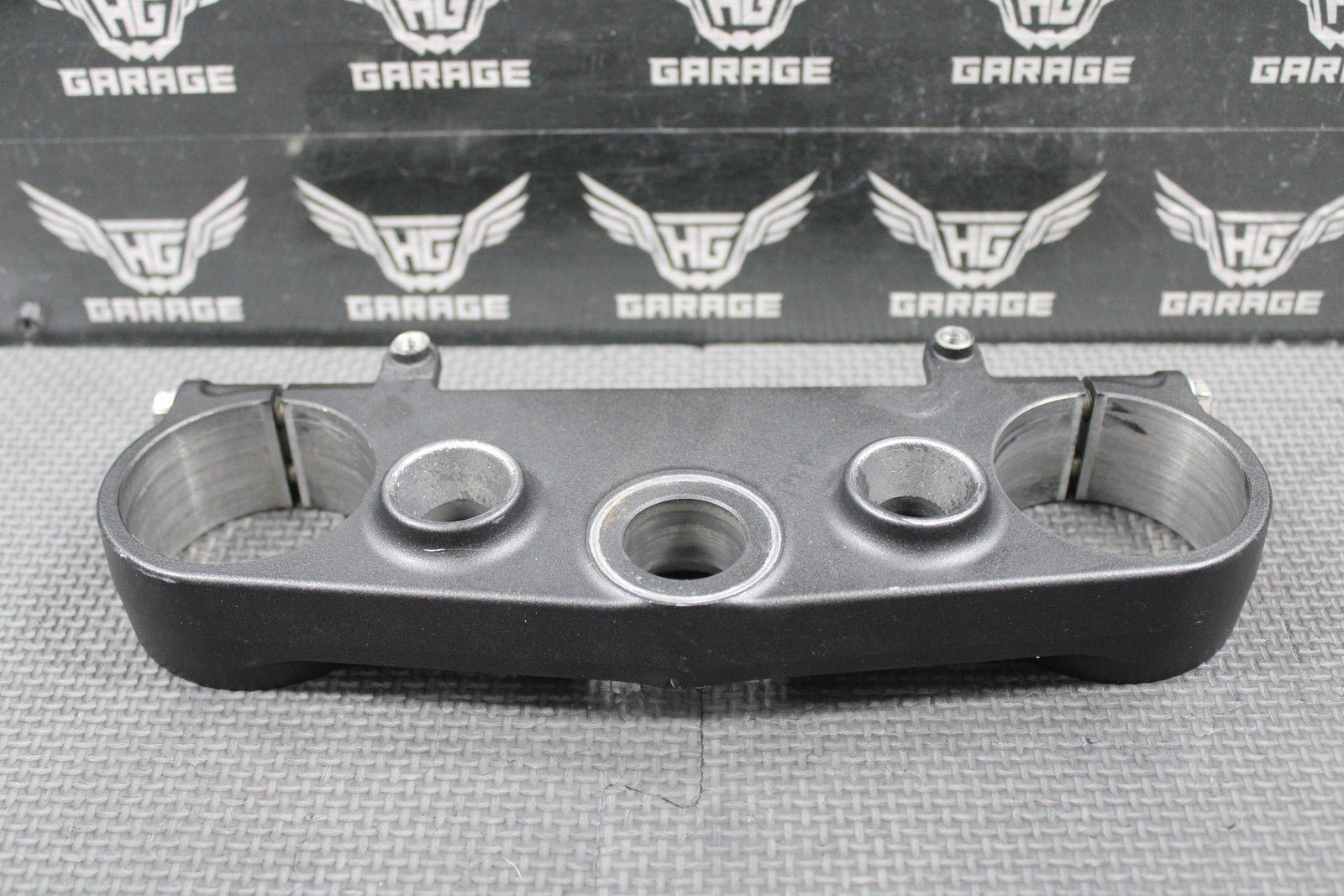 2019 SUZUKI RMZ250 OEM FRONT FORK UPPER TRIPLE TREE CLAMP BRACKET 51311 - 46K00 - hggarage