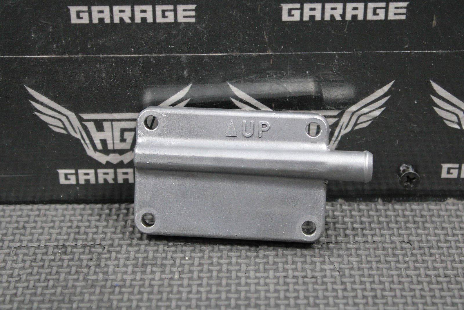 2005 YAMAHA 96 - 14 YZ125 OEM CYLINDER POWER VALVE COVER 4SS - 1131M - 01 - 00 - hggarage