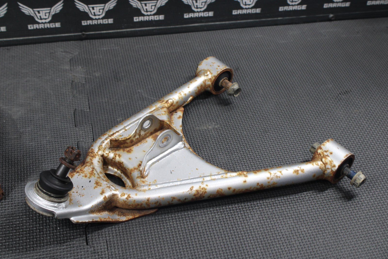 2004 04 - 09 SUZUKI QUADSPORT LTZ250 OEM FRONT LOWER UPPER LEFT CONTROL A ARMS - hggarage