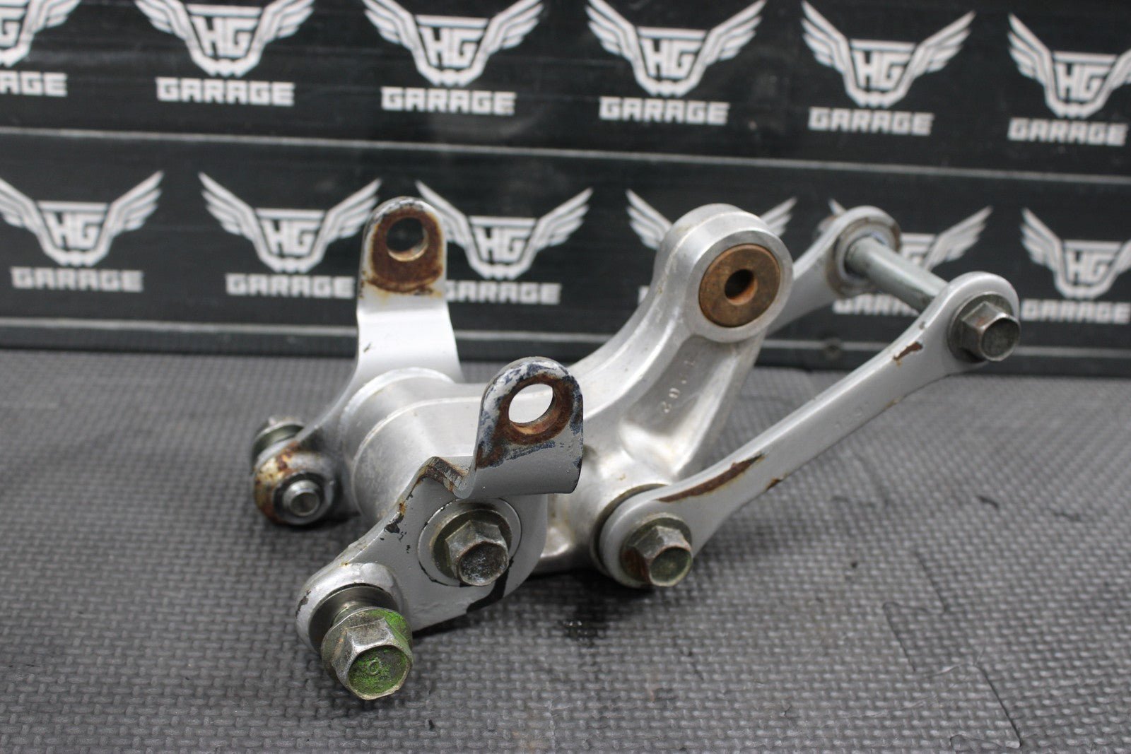 2001 KAWASAKI KX100 OEM REAR SHOCK LINKAGE RELAY ARM 39007 - 1262 - hggarage