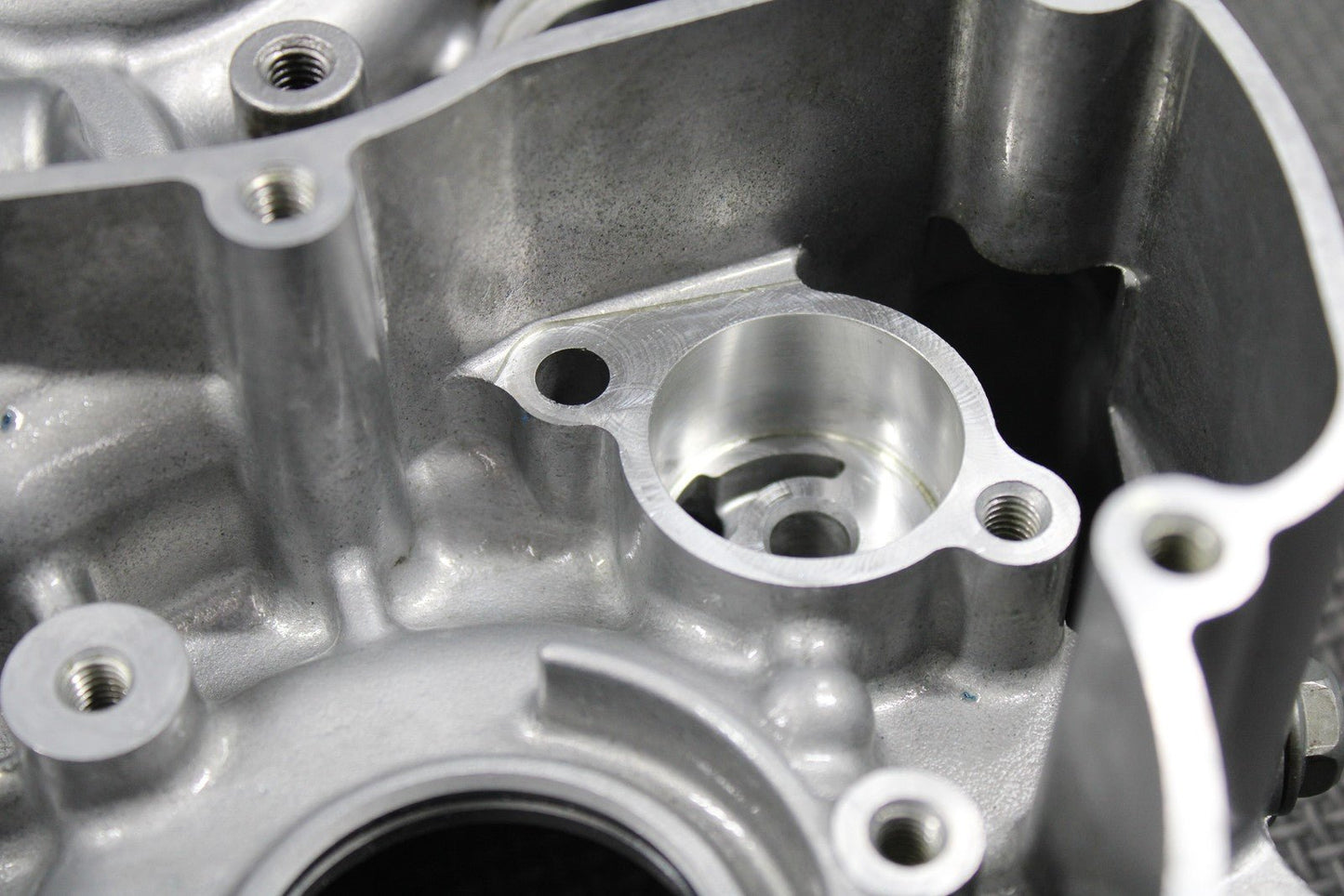2020 SUZUKI RMZ250 OEM LEFT RIGHT ENGINE CRANKCASE CRANK CASES 11301 - 49850 MINT! - hggarage