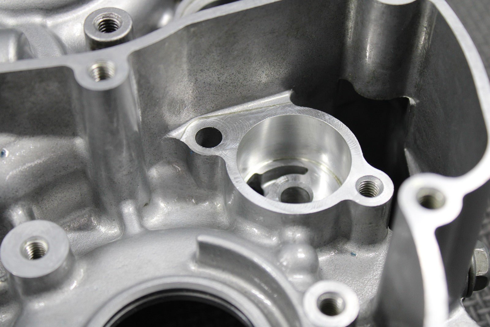 2020 SUZUKI RMZ250 OEM LEFT RIGHT ENGINE CRANKCASE CRANK CASES 11301 - 49850 MINT! - hggarage