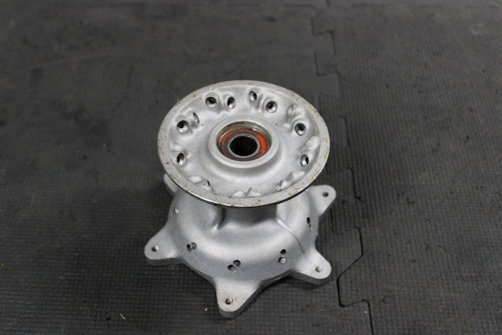 2001 YAMAHA YZ426F OEM FRONT WHEEL RIM HUB 4SS - 25111 - 01 - 00 - hggarage