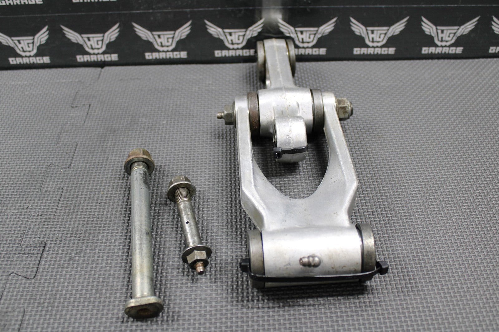 1995 89 - 98 SUZUKI RMX250 OEM REAR SHOCK LINKAGE CUSHION LEVER SET 62601 - 27811 - hggarage