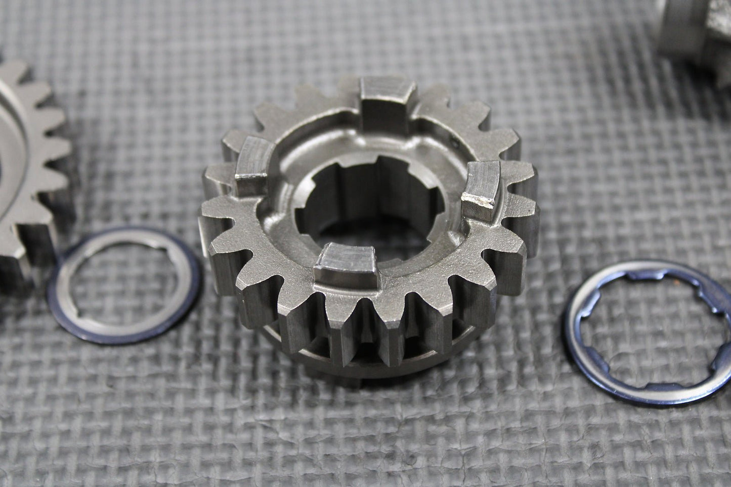 1995 HONDA 93 - 97 CR250R OEM TRANSMISSION TRANNY COUNTERSHAFT GEARS SHIFT PARTS - hggarage