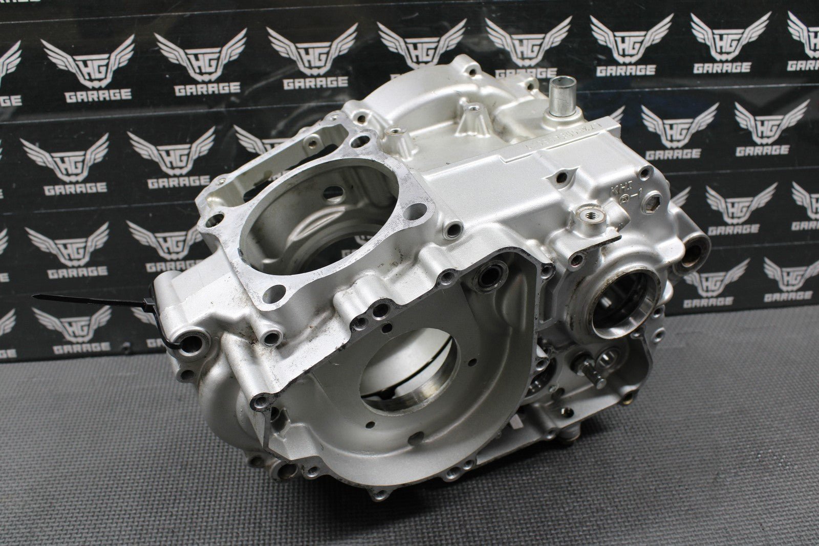 2009 KAWASAKI 09 - 14 KLX250 KLX250SF OEM ENGINE CRANKCASE CRANK CASES SET NICE! - hggarage