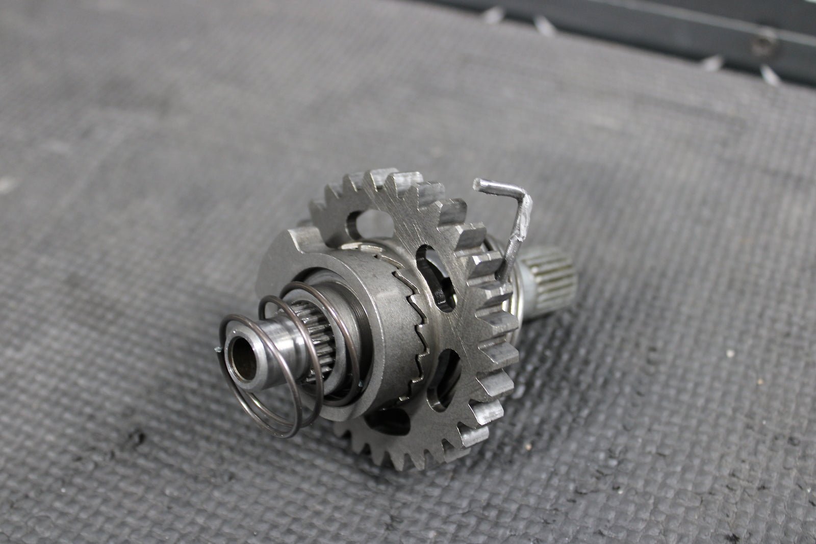 1998 HONDA CR125R OEM KICKSTART KICK START SHAFT W IDLER GEAR 28230 - KS6 - 700 - hggarage