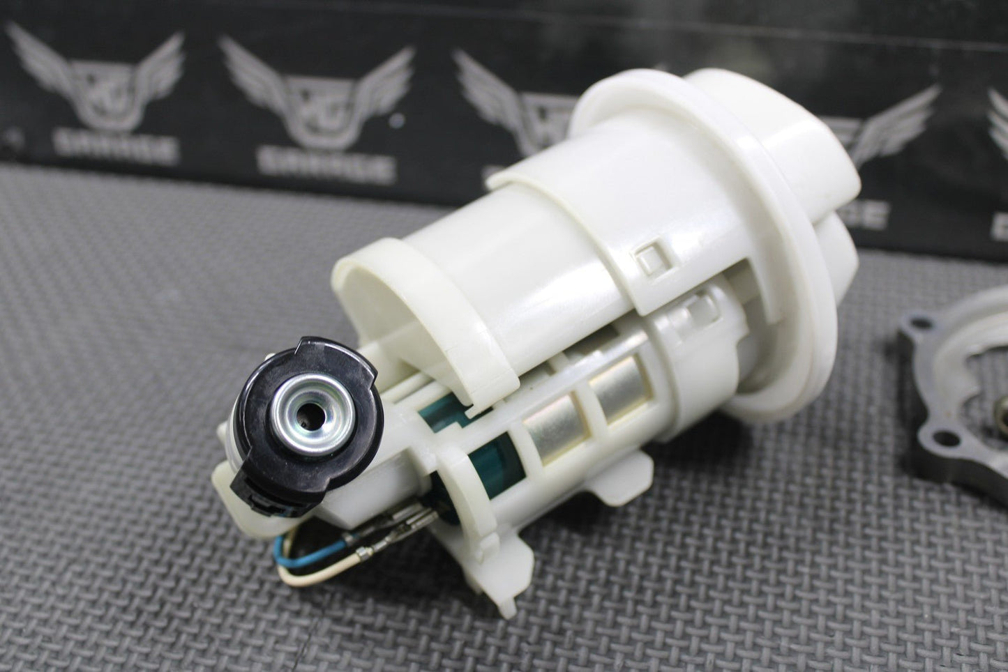 2020 YAMAHA 17 - 22 YZ250F YZ450F OEM GAS FUEL TANK PUMP UNIT 33D - 13907 - 02 - 00 GOOD - hggarage