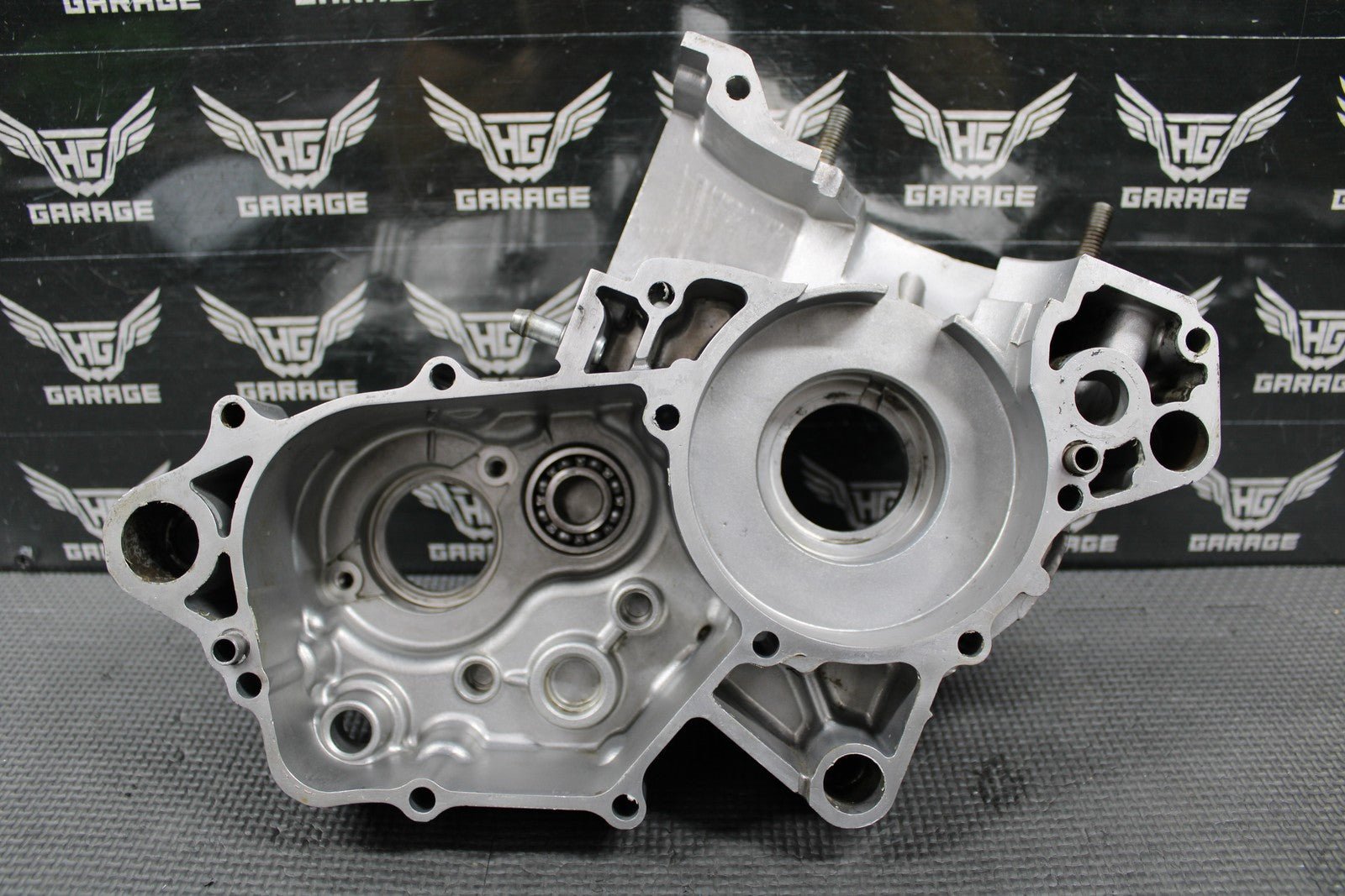 1992 KAWASAKI KX125 OEM LEFT RIGHT ENGINE MOTOR CRANKCASE CRANK CASES 14001 - 5314 - hggarage