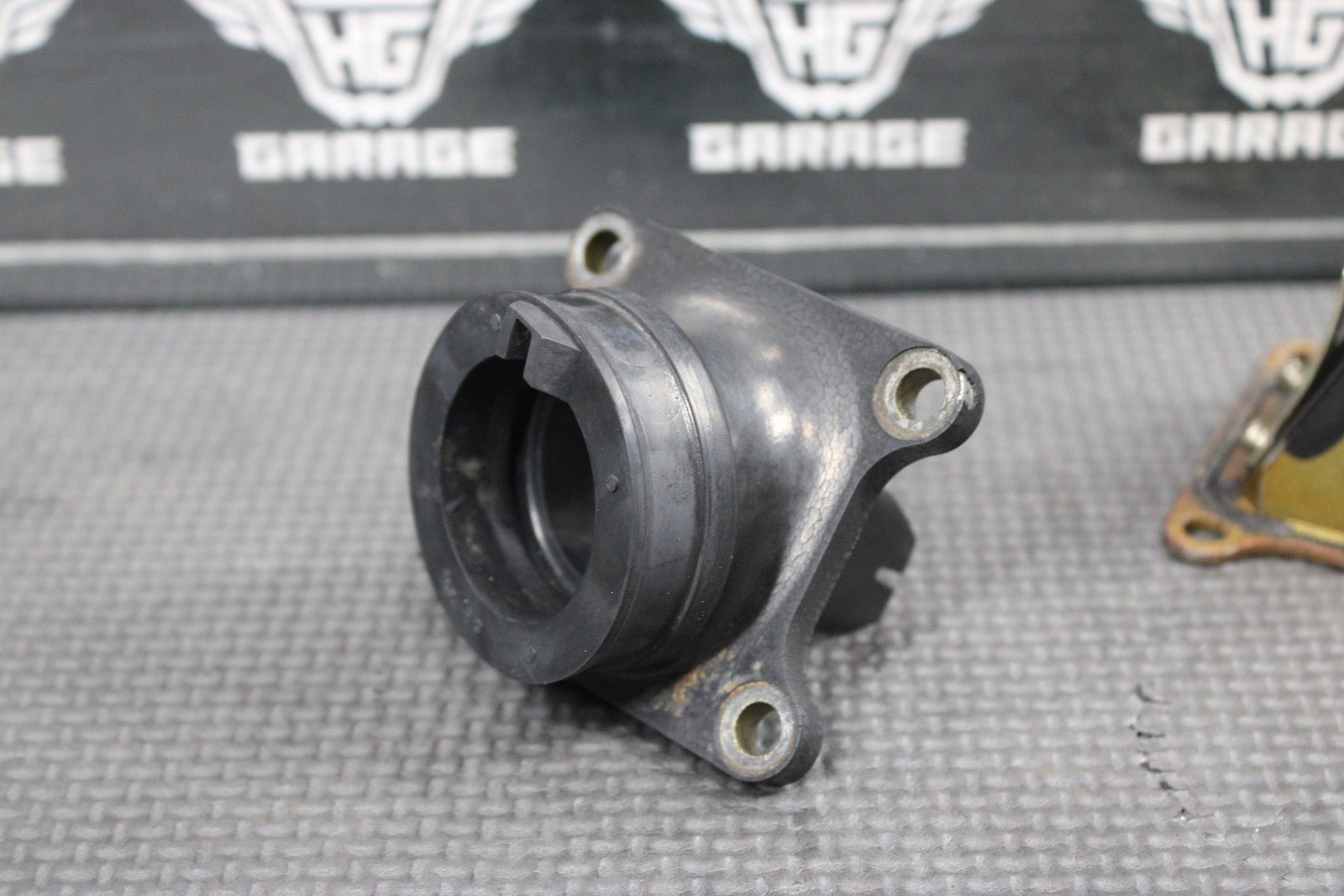 2001 KAWASAKI KX100 OEM INTAKE BOOT REED BLOCK ASSEMBLY CARBURATOR 16065 - 1372 - hggarage