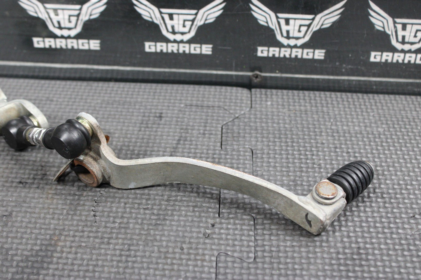 2000 YAMAHA TTR125 TTR125L OEM SHIFTER PEDAL LINKAGE GOOD! 5HP - 18110 - 00 - 00 - hggarage