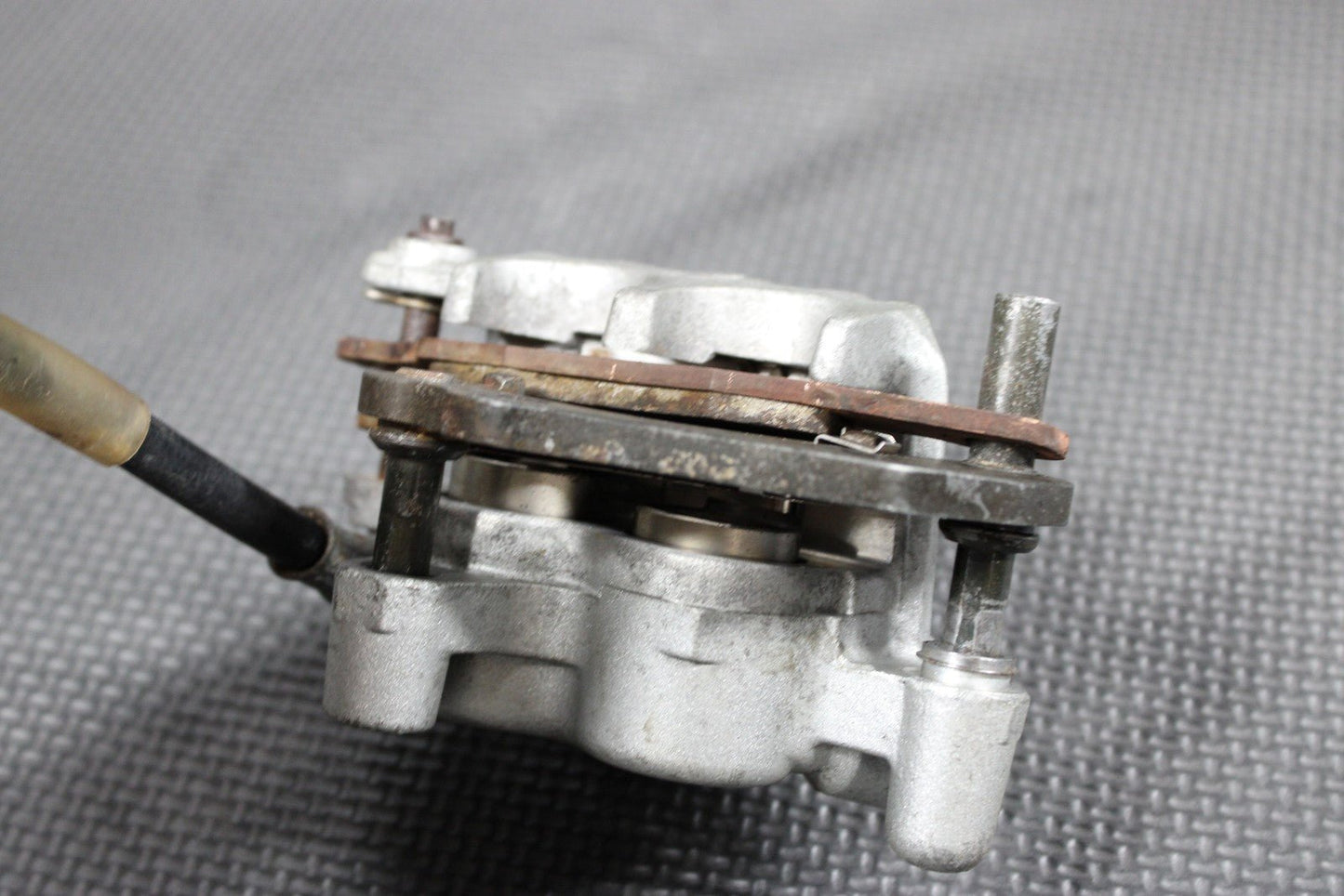 2001 KAWASAKI KX85 KX100 OEM TOKICO FRONT BRAKE CALIPER 43041 - 1681 - GN - hggarage