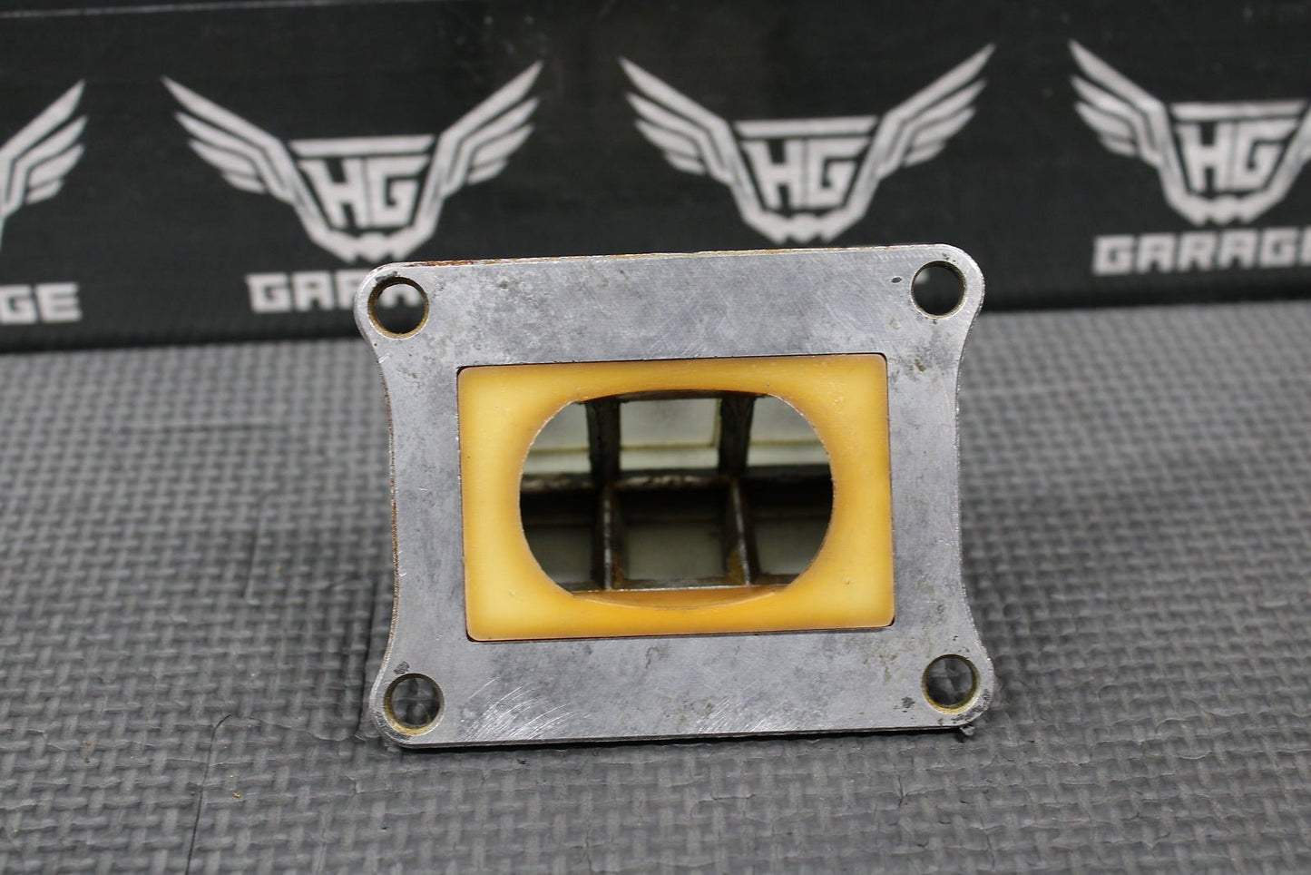 1985 HONDA CR125R OEM INTAKE REED BLOCK REEDS VALVE ASSEMBLY 14100 - KA3 - 761 - hggarage