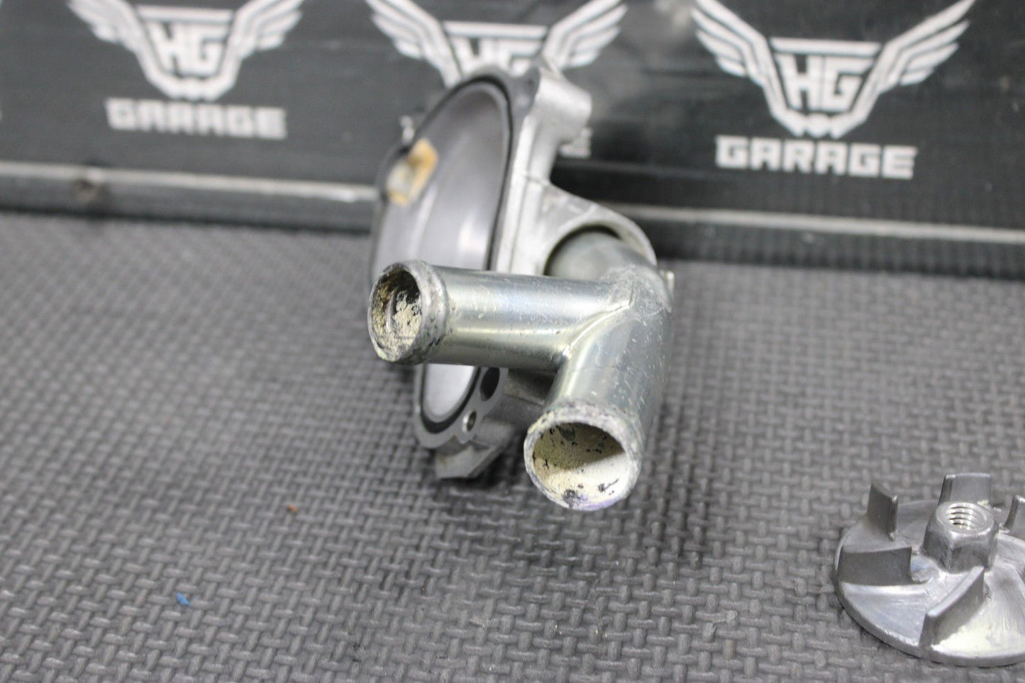 2005 YAMAHA 03 - 05 YZ450F OEM ENGINE WATER PUMP W HOUSING IMPELLER SHAFT NICE! - hggarage