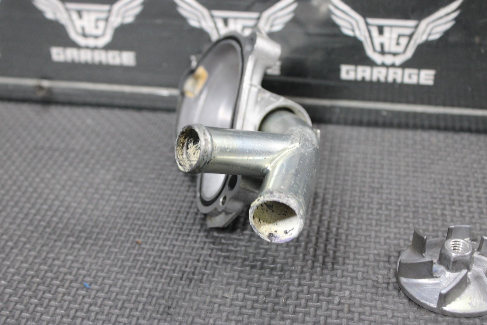 2005 YAMAHA 03 - 05 YZ450F OEM ENGINE WATER PUMP W HOUSING IMPELLER SHAFT NICE! - hggarage
