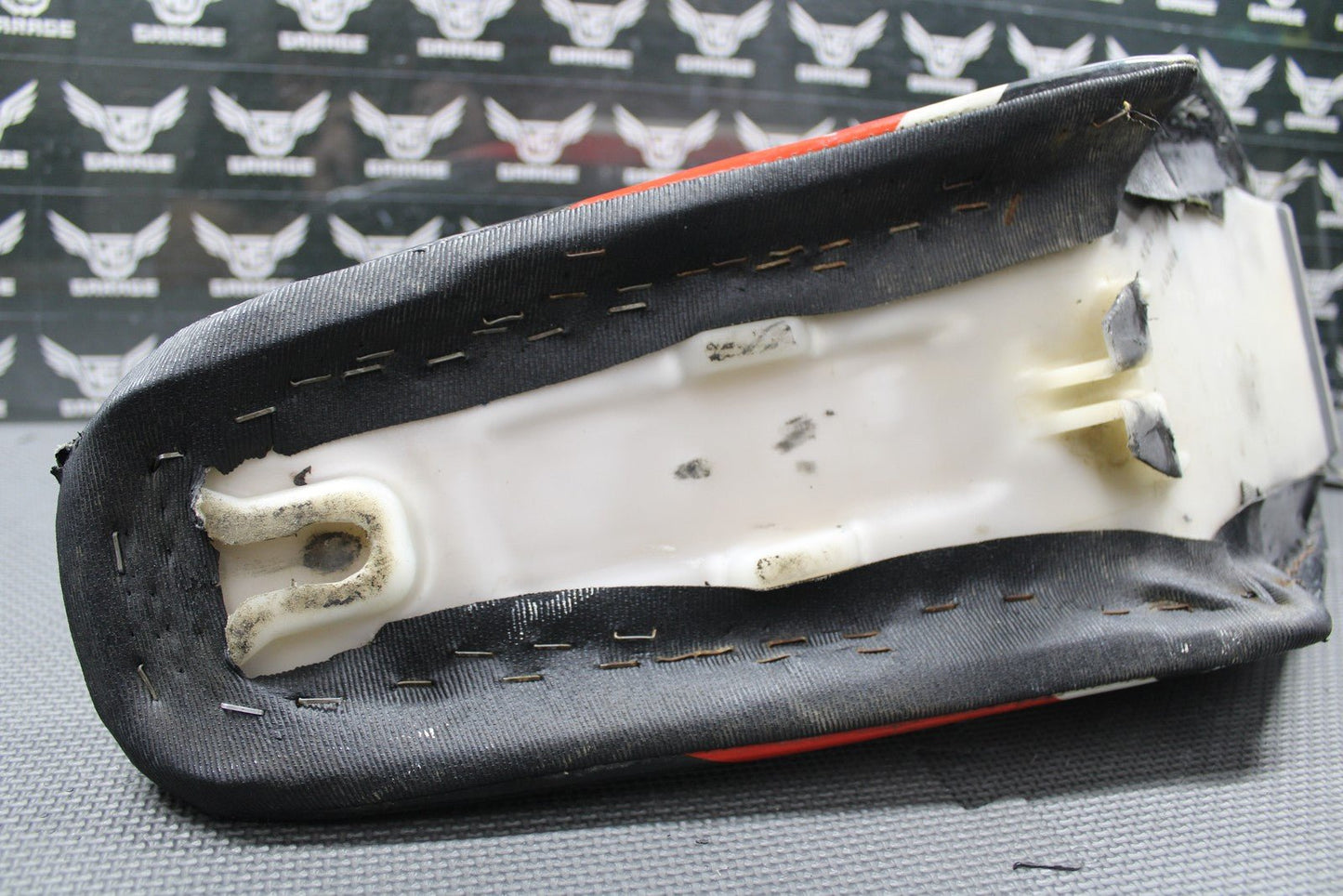 2001 HONDA CR125R CR250R OEM SEAT SADDLE FACTORY EFFEX COVER 77100 - KZ3 - J30 - hggarage