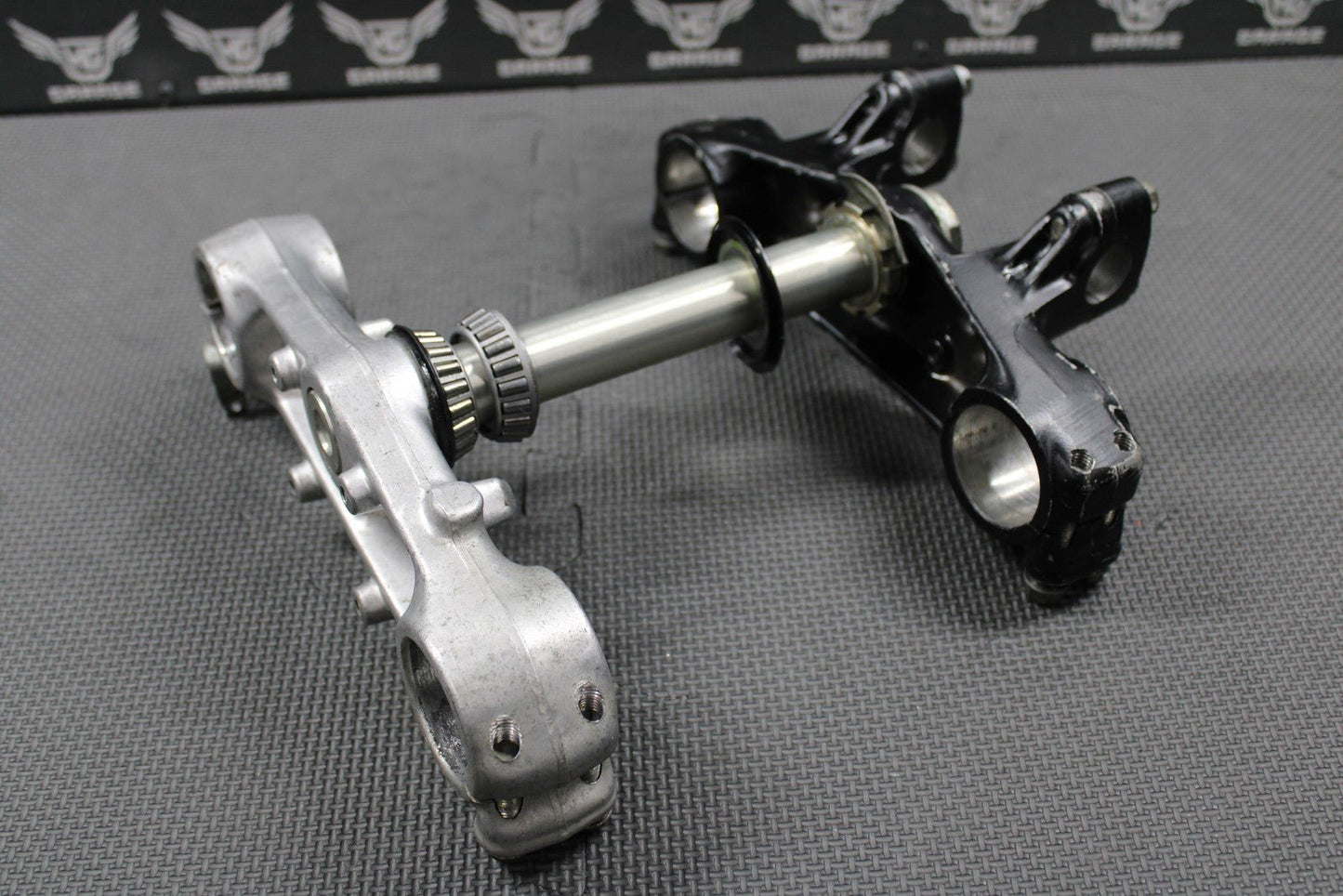 1989 87 - 95 HONDA XR250R OEM FRONT FORKS LOWER UPPER TRIPLE TREE STEM BAR CLAMP - hggarage