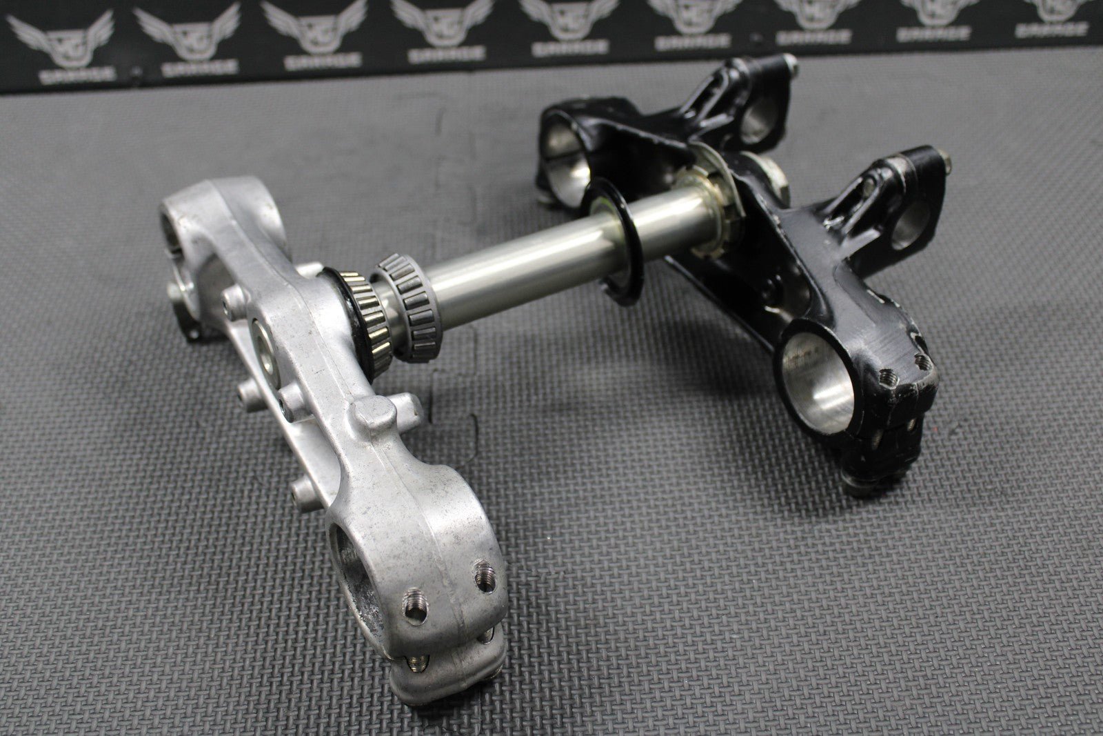 1989 87 - 95 HONDA XR250R OEM FRONT FORKS LOWER UPPER TRIPLE TREE STEM BAR CLAMP - hggarage