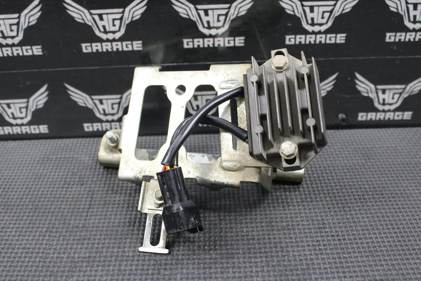 2018 18 - 20 SUZUKI RMZ450 OEM RECTIFIER VOLTAGE REGULATOR & CDI MOUNT 32800 - 28H00 - hggarage