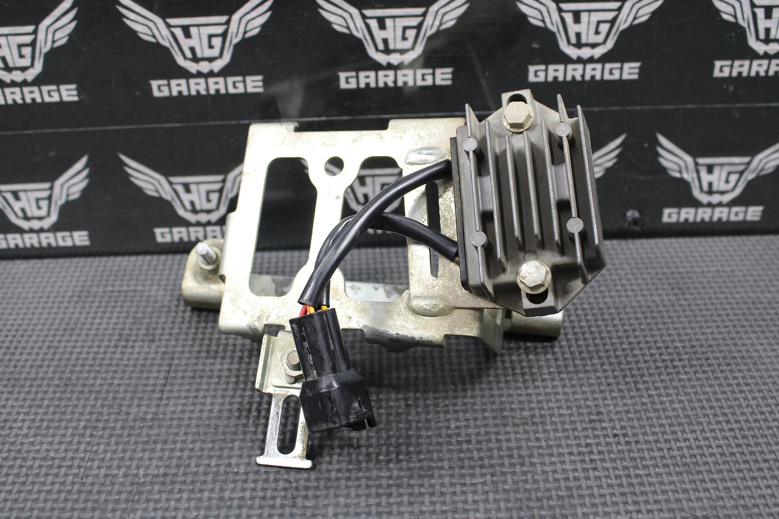 2018 18 - 20 SUZUKI RMZ450 OEM RECTIFIER VOLTAGE REGULATOR & CDI MOUNT 32800 - 28H00 - hggarage