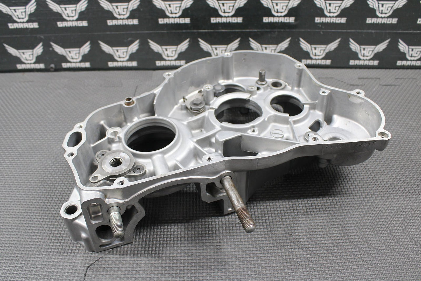 2001 SUZUKI 01 - 02 RM250 OEM RIGHT HALF ENGINE MOTOR CRANKCASE CRANK CASE BLOCK - hggarage