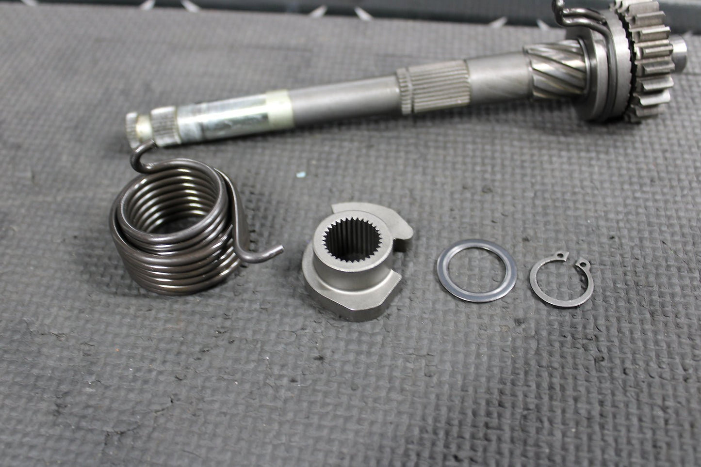 2000 HONDA XR50R OEM KICKSTART KICK START SHAFT W IDLER GEAR 28251 - 086 - 701 - hggarage
