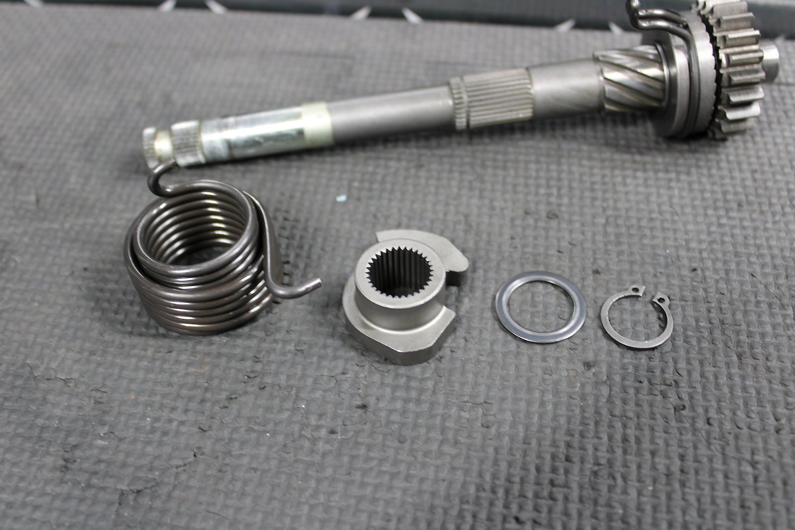 2000 HONDA XR50R OEM KICKSTART KICK START SHAFT W IDLER GEAR 28251 - 086 - 701 - hggarage
