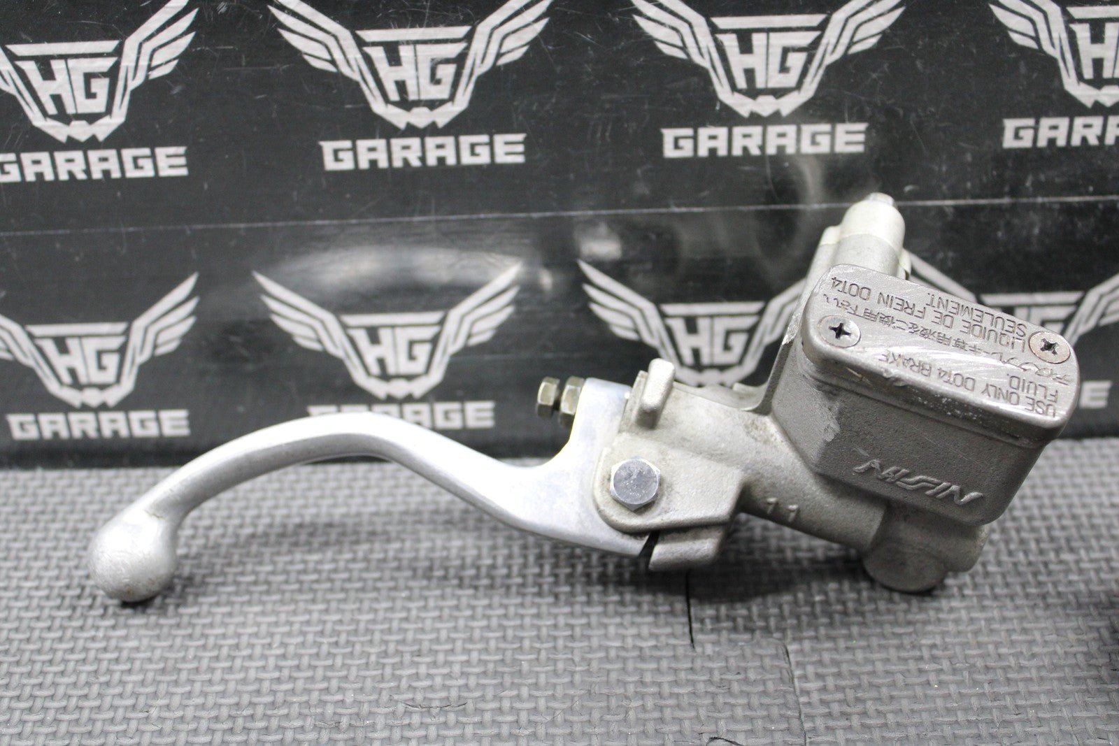 1997 HONDA CR250R OEM NISSIN FRONT BRAKE MASTER CYLINDER W/ LEVER 45510 - MEY - 305 - hggarage