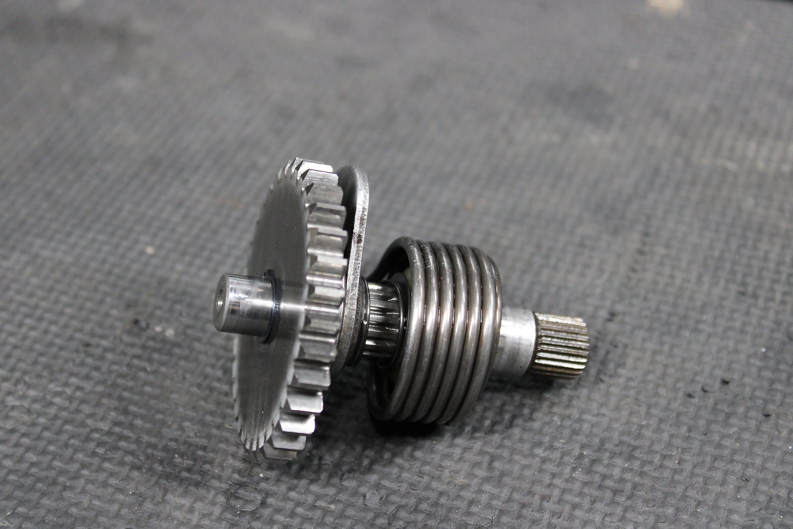 2005 Kawasaki KX100 KX85 OEM Kickstart Kick Start Shaft W Idler Gear Assembly - hggarage