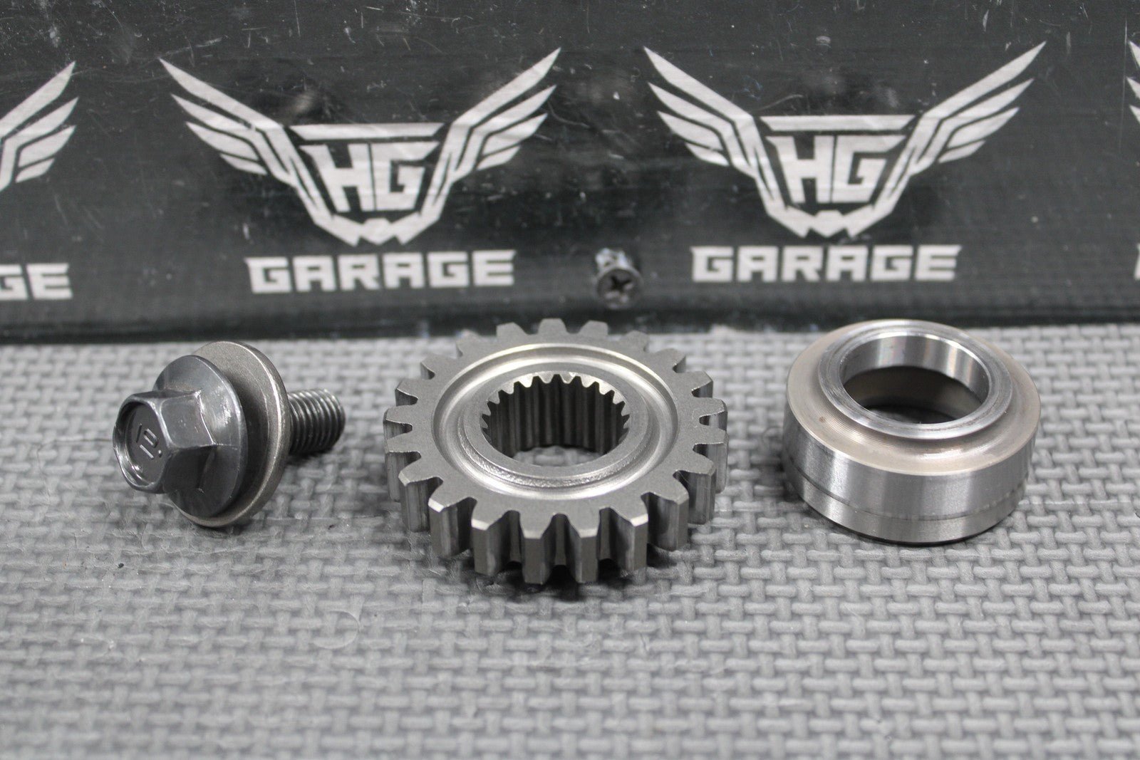 2003 HONDA CR250R OEM ENGINE PRIMARY DRIVE MAIN GEAR COLLAR BOLT 13615 - KS7 - 000 - hggarage