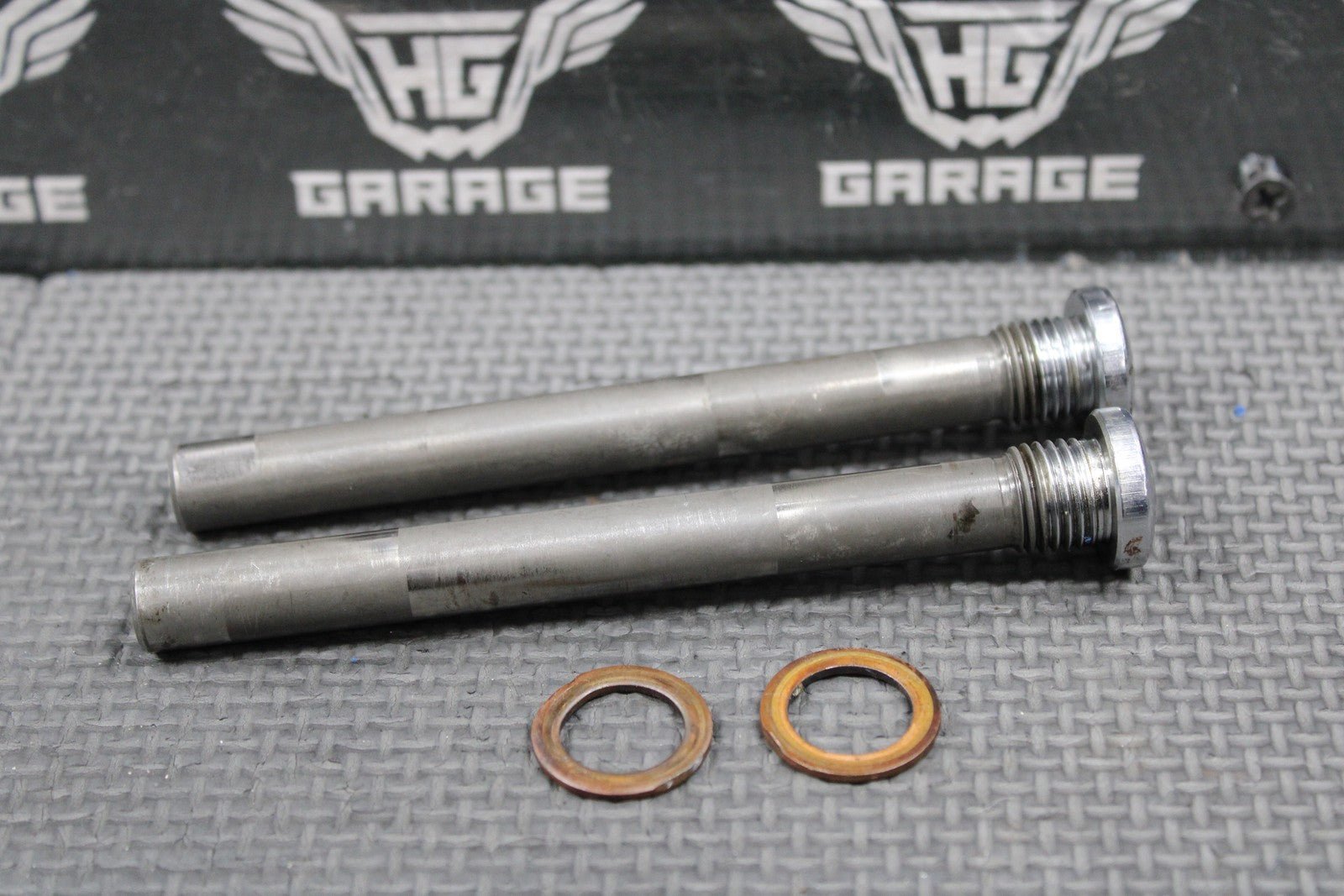 1989 HONDA 84 - 04 XR250R OEM CYLINDER HEAD ROCKER ARM SHAFT BOLTS 14451 - KK0 - 010 - hggarage