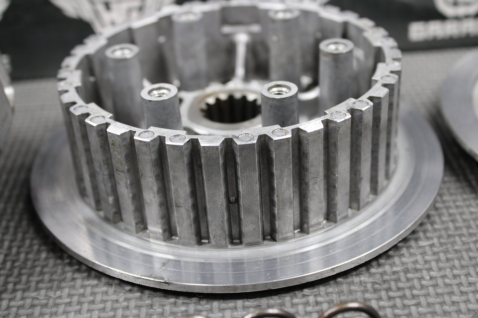 2006 SUZUKI 05 - 07 RMZ450 OEM CLUTCH W PLATES BASKET HUB PRESSURE PLATE SPRINGS - hggarage