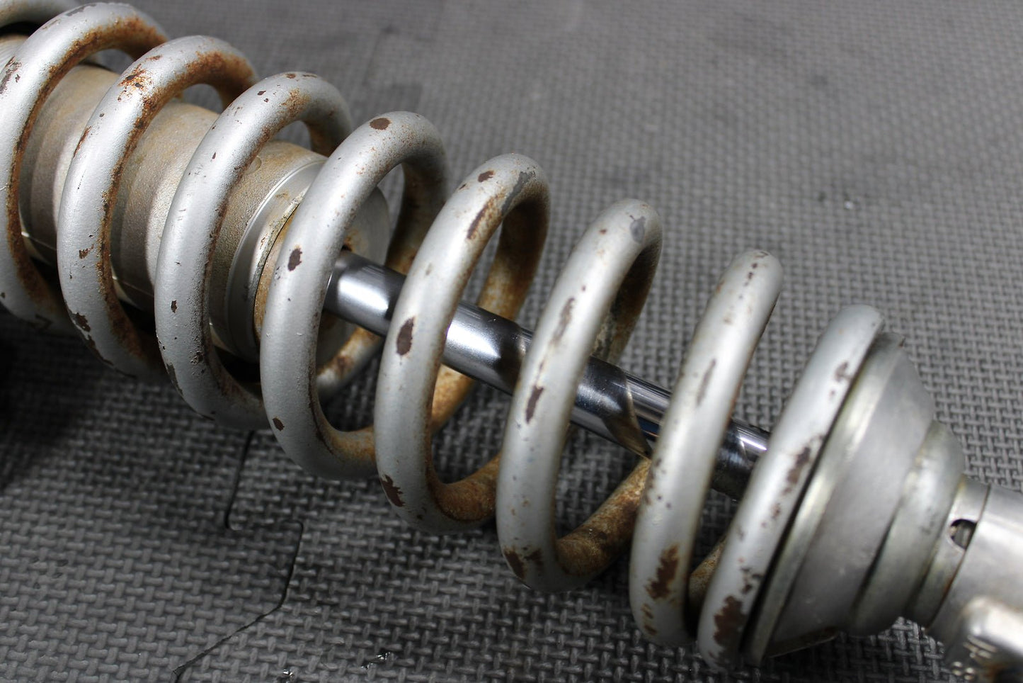 1998 YAMAHA YZ400F OEM REAR BACK SHOCK ABSORBER SUSPENSION - hggarage