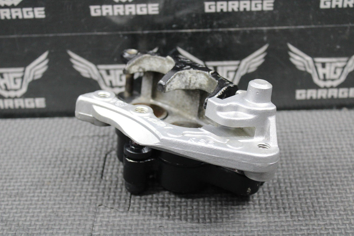 1989 HONDA 88 - 89 XR250R 87 CR250R CR500R OEM FRONT BRAKE CALIPER 45100 - MN1 - 872 - hggarage