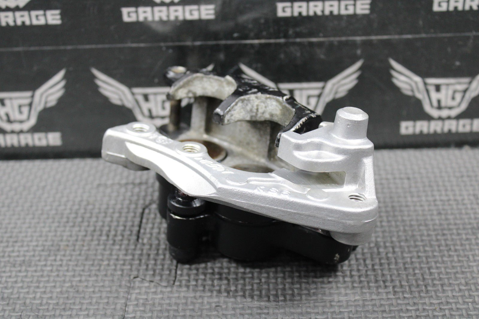1989 HONDA 88 - 89 XR250R 87 CR250R CR500R OEM FRONT BRAKE CALIPER 45100 - MN1 - 872 - hggarage