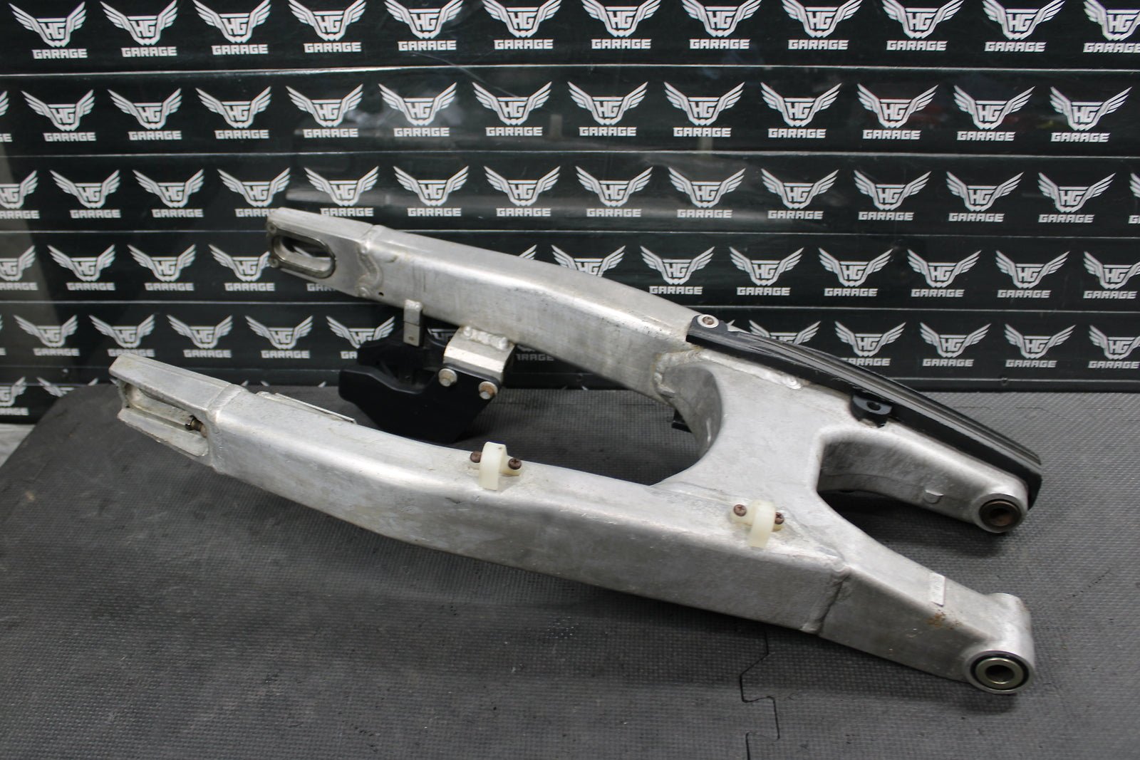 2007 KAWASAKI KLX450R KX450F OEM SWINGARM SWING ARM SUSPENSIION ASSEMBLY - hggarage