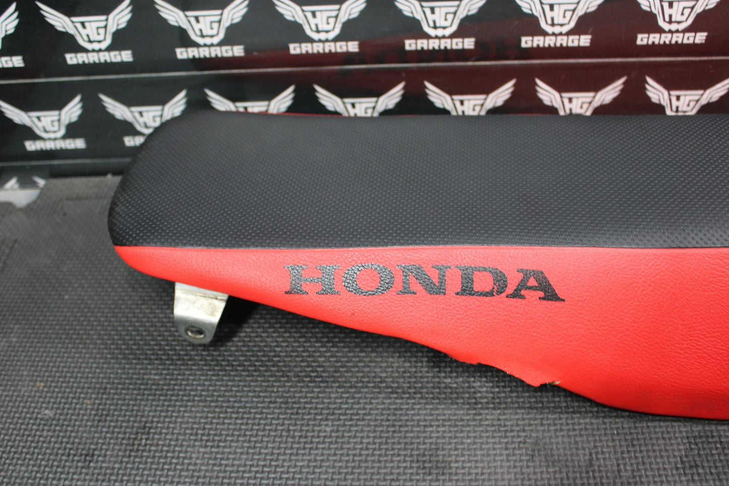 2004 HONDA CRF250R OEM SEAT SADDLE 77100 - KRN - 730 - hggarage
