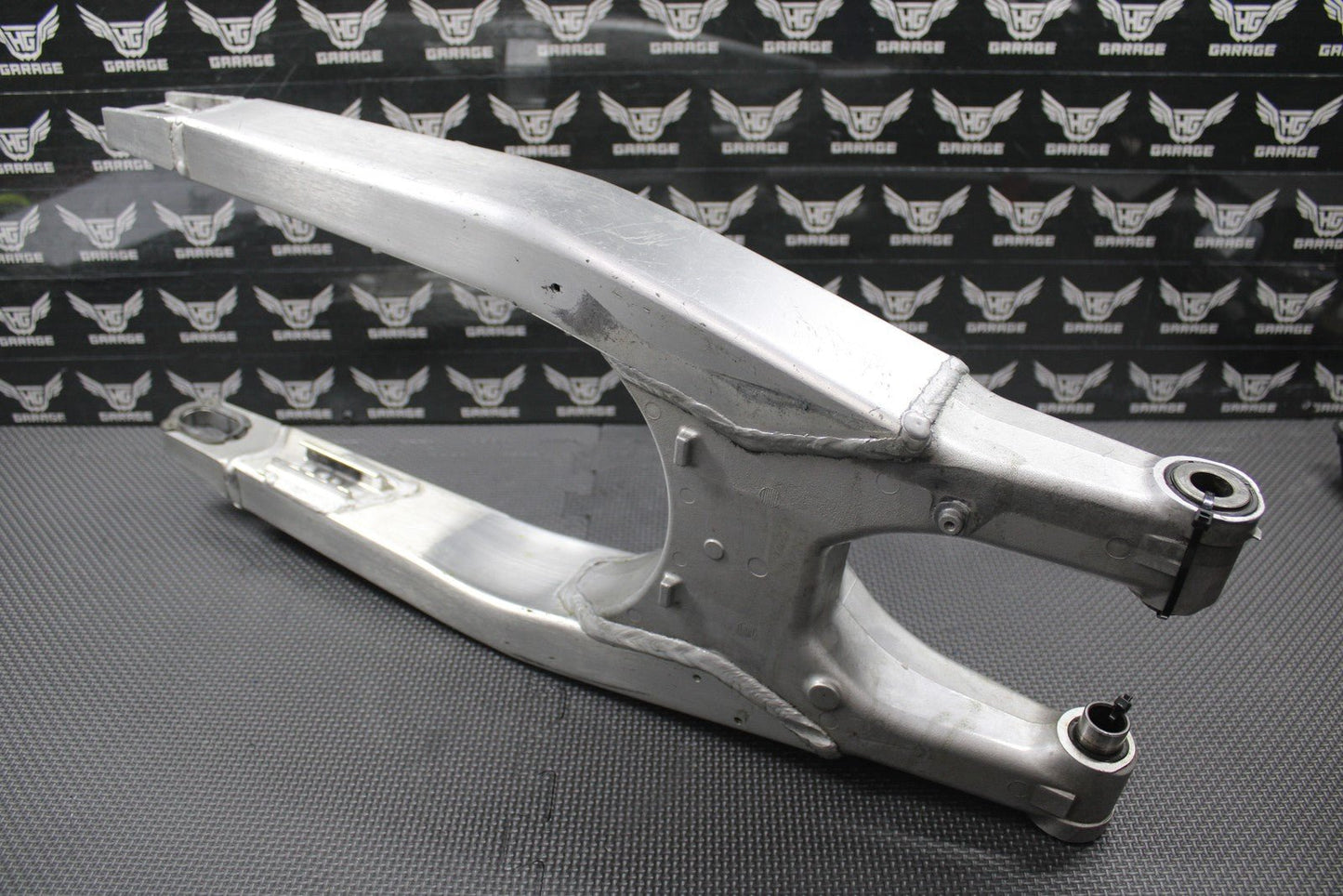 2005 05 - 07 HONDA CR125R OEM SWINGARM SWING ARM SUSPENSION 52200 - KSR - 710 - hggarage
