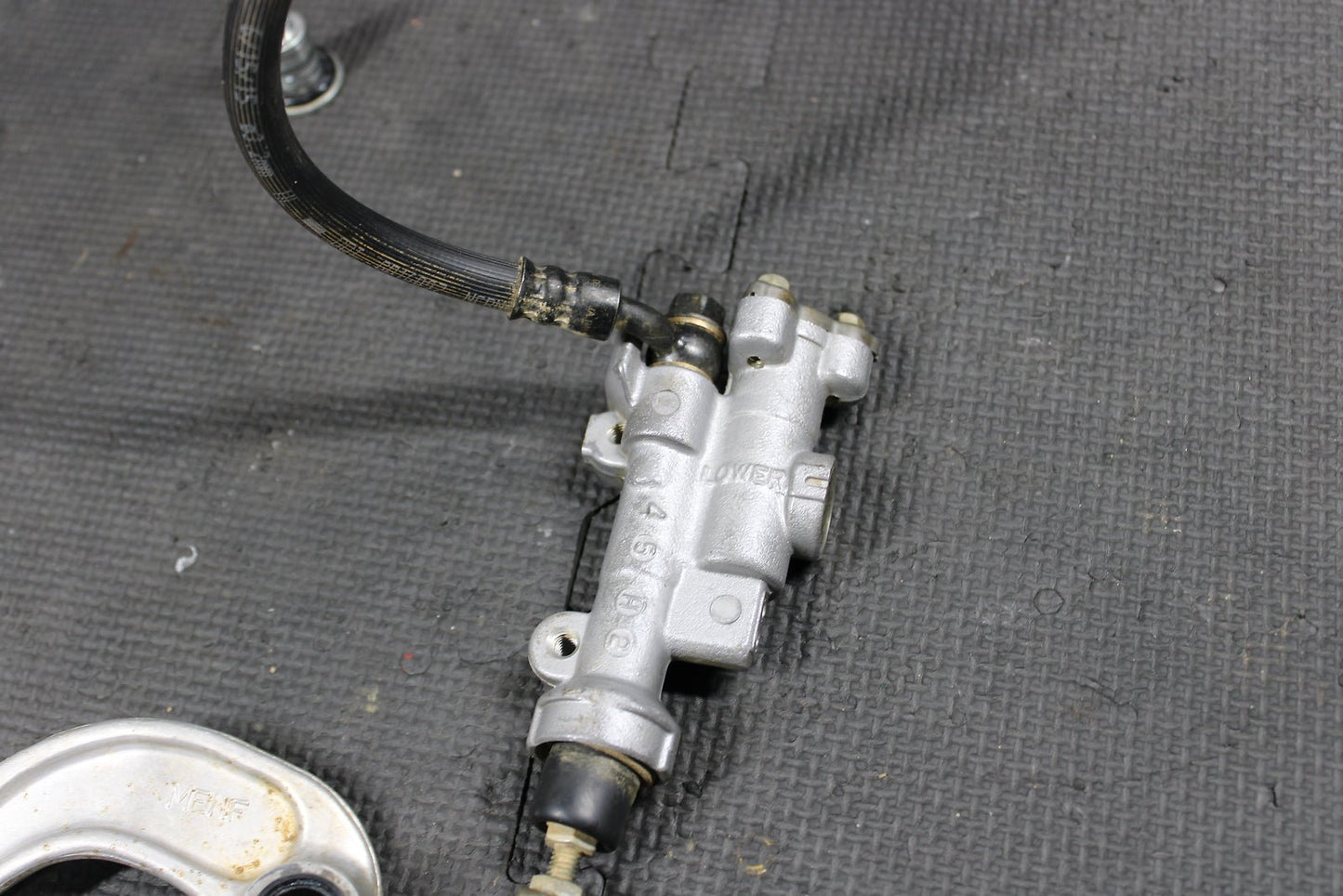 2016 HONDA CRF250R OEM NISSIN REAR BACK BRAKE CALIPER MASTER CYLINDER ASSEMBLY - hggarage