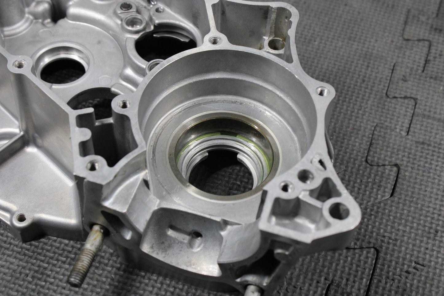 2012 KAWASAKI 08 - 13 KX85 OEM LEFT RIGHT ENGINE MOTOR CRANKCASE CASES BLOCK - hggarage