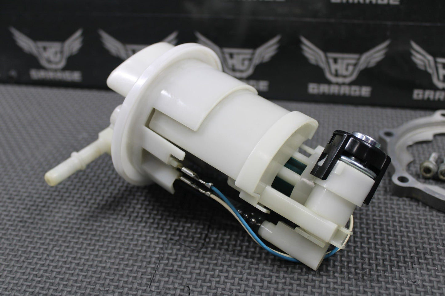 2020 YAMAHA 17 - 22 YZ250F YZ450F OEM GAS FUEL TANK PUMP UNIT 33D - 13907 - 02 - 00 GOOD - hggarage