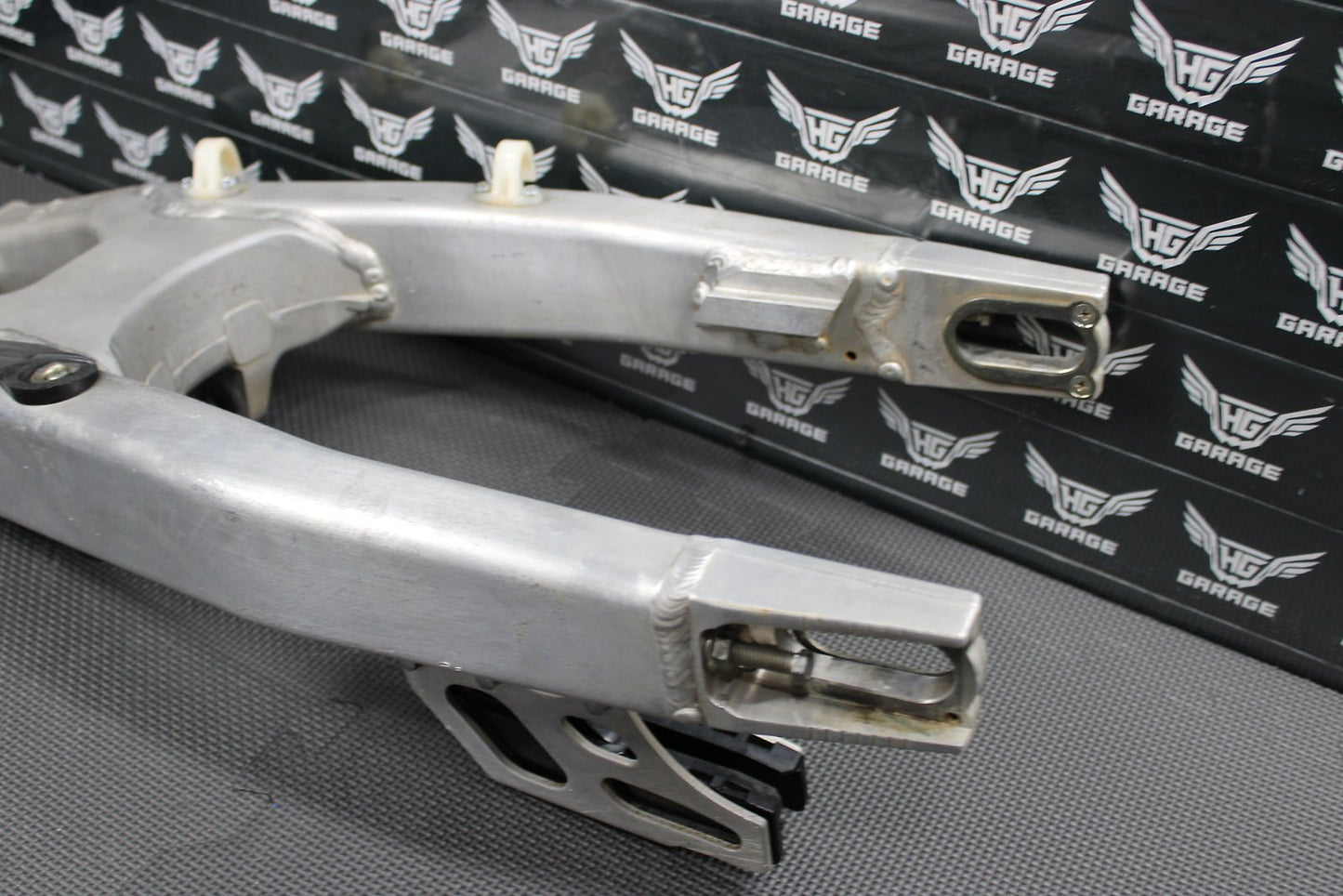 2006 Kawasaki KX450F OEM Swingarm Swing Arm Suspension 33001 - 0085 - hggarage