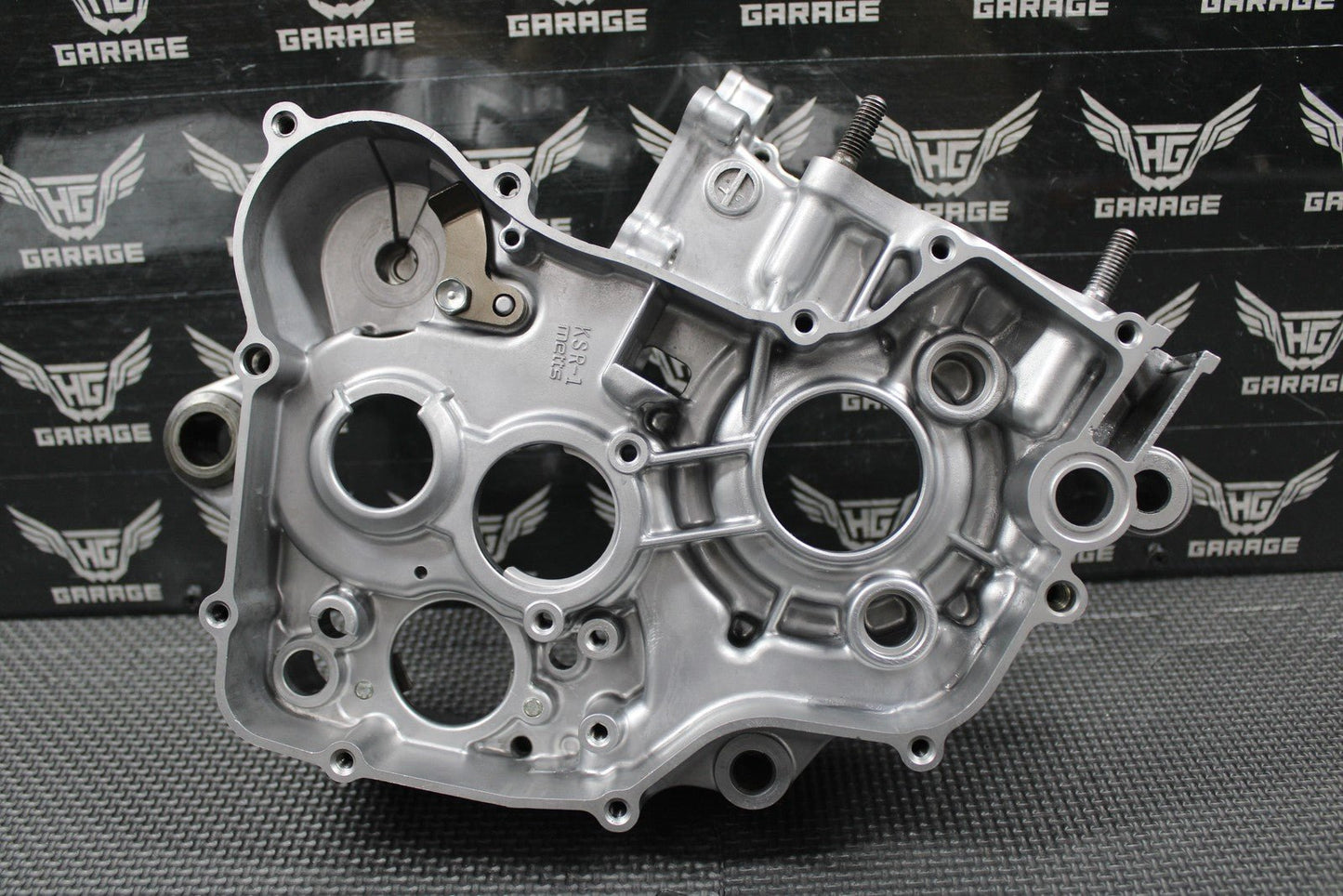 2005 05 - 07 HONDA CR125R OEM RIGHT ENGINE CRANKCASE CRANK CASE HALF 04921 - KSR - 730 - hggarage