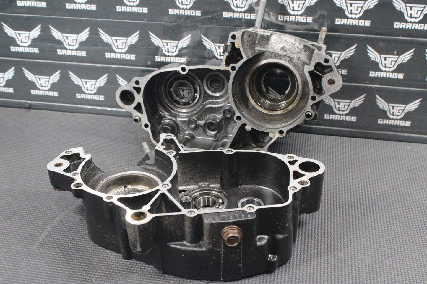 1986 KAWASAKI KDX200 86 - 87 OEM LEFT RIGHT ENGINE MOTOR CRANKCASE CRANK CASES - hggarage