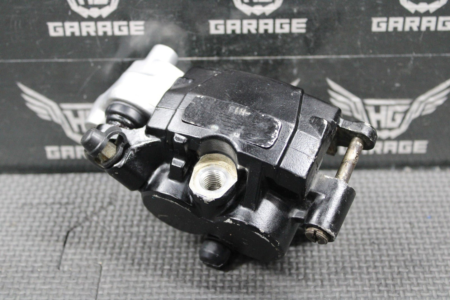 1989 HONDA 88 - 89 XR250R 87 CR250R CR500R OEM FRONT BRAKE CALIPER 45100 - MN1 - 872 - hggarage