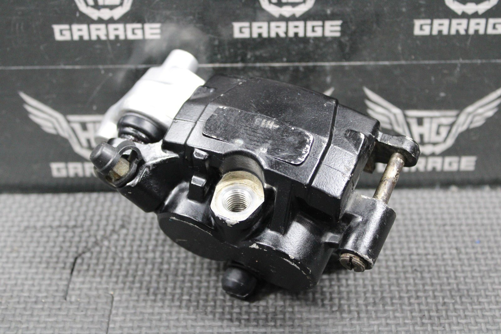 1989 HONDA 88 - 89 XR250R 87 CR250R CR500R OEM FRONT BRAKE CALIPER 45100 - MN1 - 872 - hggarage