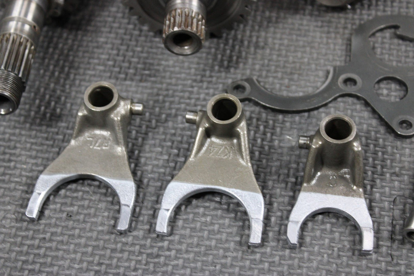 1999 98 - 01 HONDA CR125R OEM TRANSMISSION TRANNY TRANS GEARBOX SHIFT FORKS DRUM - hggarage
