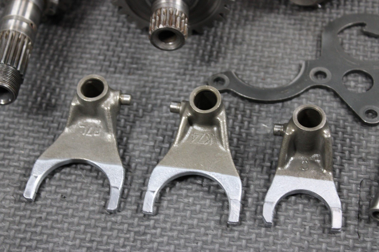 1999 98 - 01 HONDA CR125R OEM TRANSMISSION TRANNY TRANS GEARBOX SHIFT FORKS DRUM - hggarage