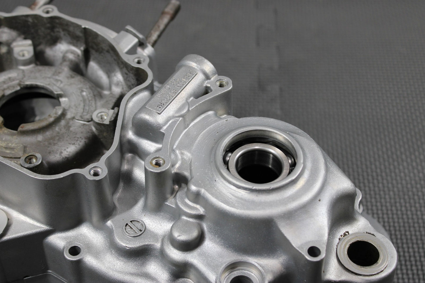 1997 97 - 99 KAWASAKI KX250 LEFT RIGHT ENGINE CRANKCASE CRANK CASES BLOCK NEED WOR - hggarage