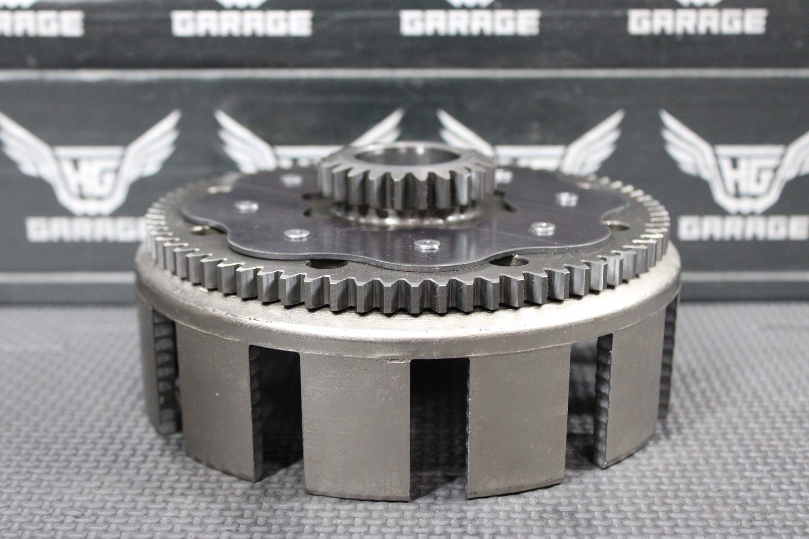 2000 KTM 250 300 EXC OEM CLUTCH BASKET 54632001272 - hggarage